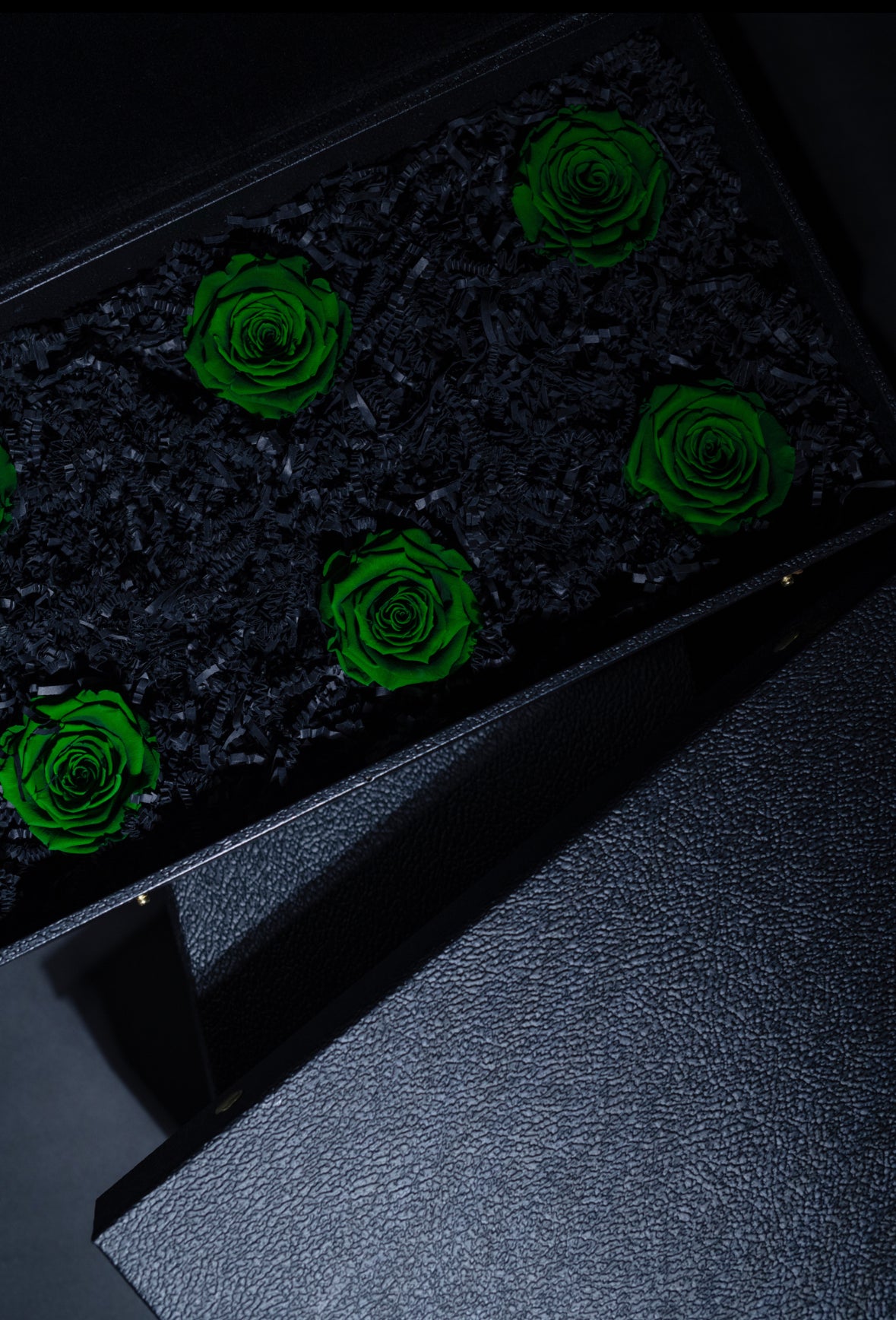 GREEN FOREVER ROSES