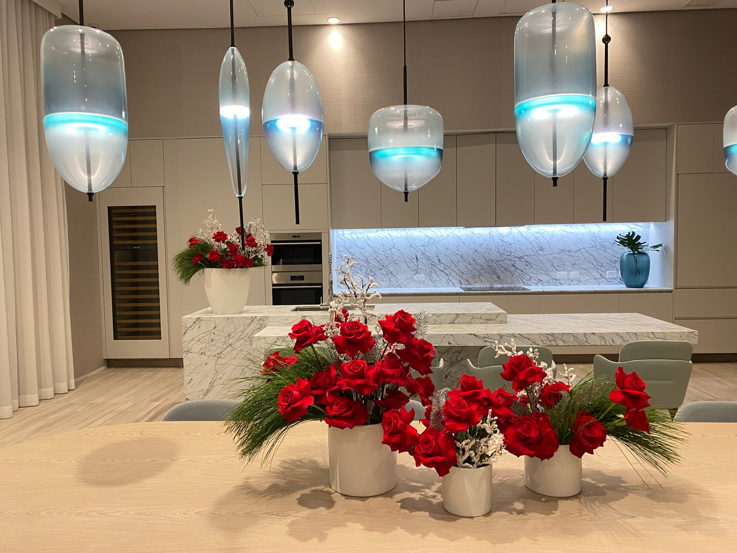HOLIDAY DECOR