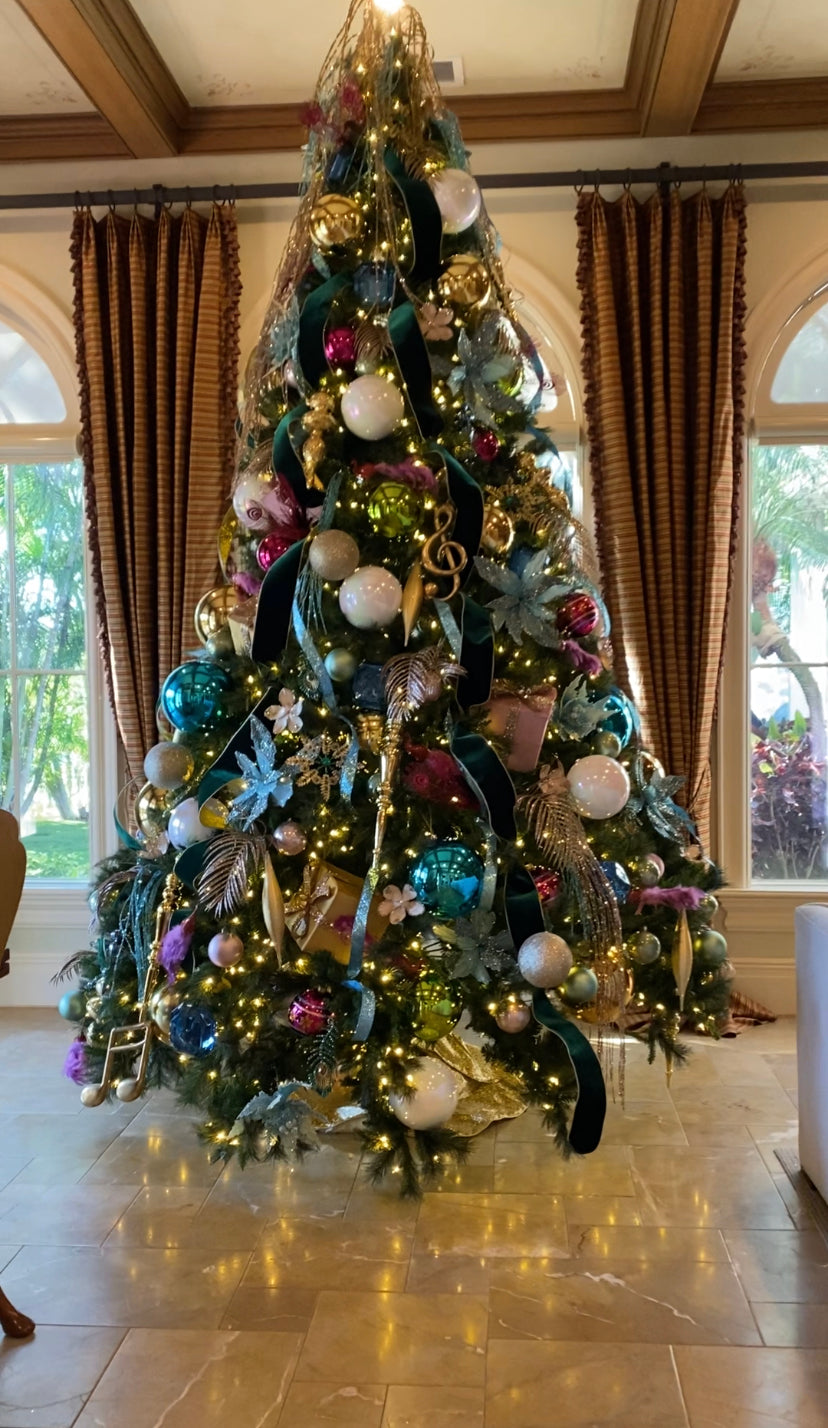 HOLIDAY DECOR