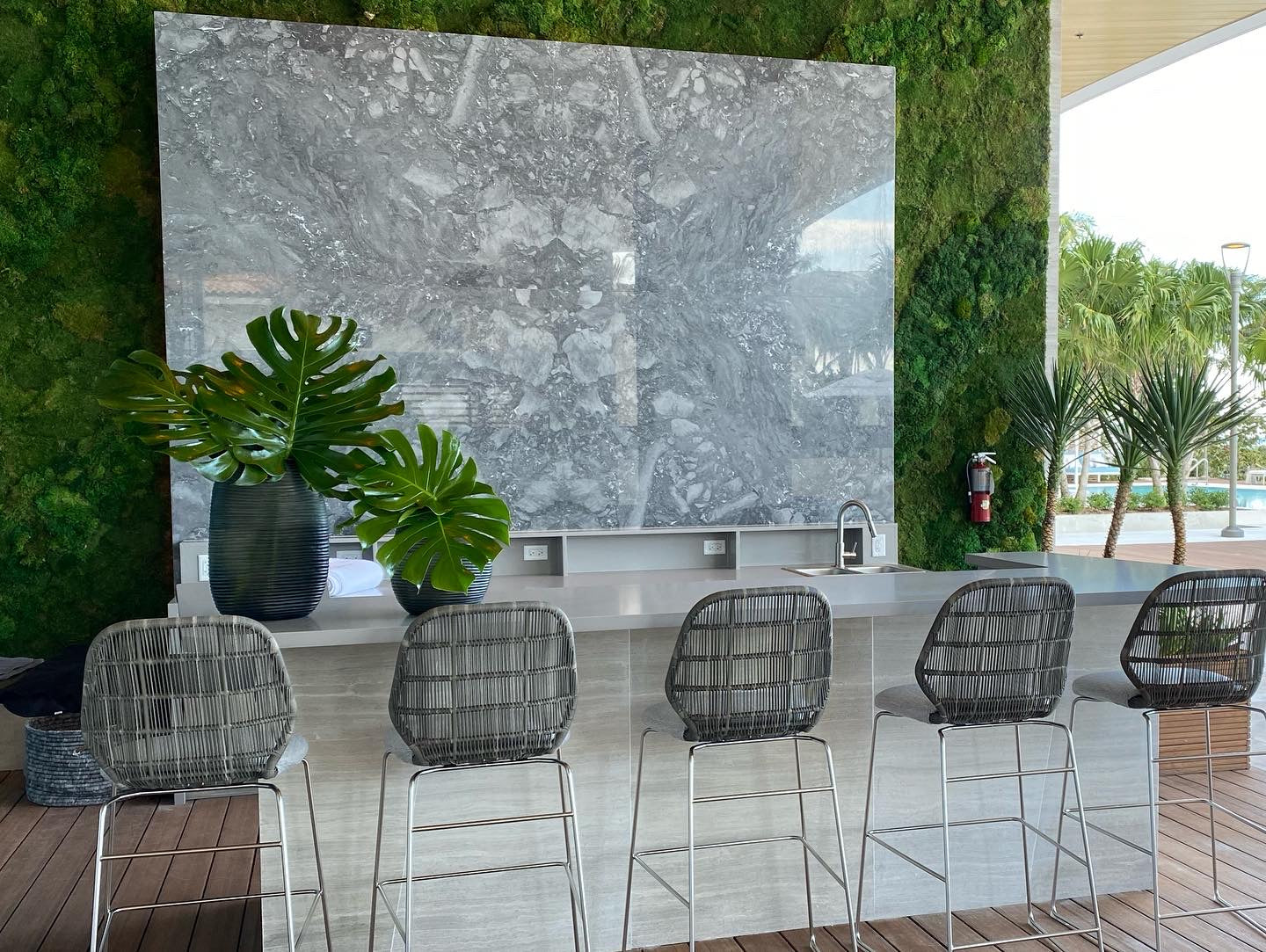 POOLSIDE MONSTERA ARRANGEMENT