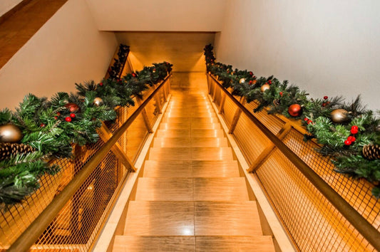 HOLIDAY DECOR