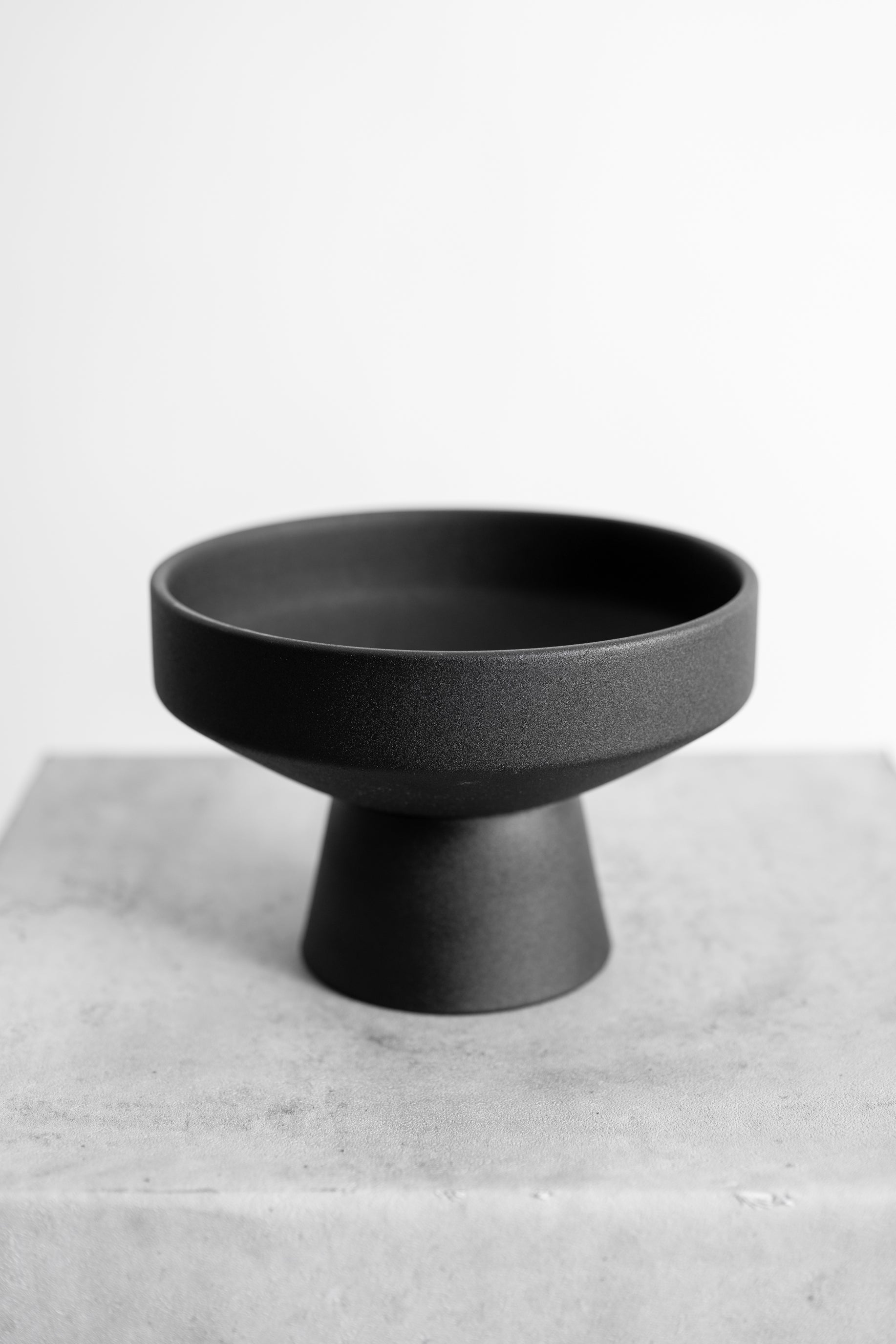 Onyx Pedestal Bowl: Modern Matte Planter & Floral Vessel